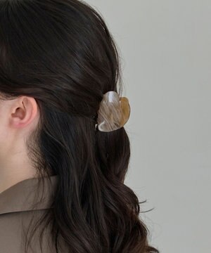  マーブルハートバンスクリップ　ブラウン