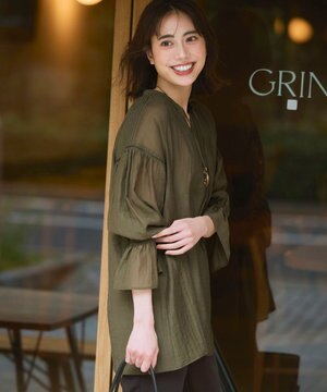  リネンミックスシアースラブ ギャザーブラウス