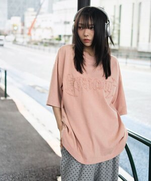  【ユニセックス着用ITEM/MLサイズ展開】ブリーチダメージアップリケT（SS）