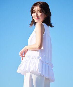  タックフリルヘムシャツ