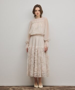  刺繍チュールスカート