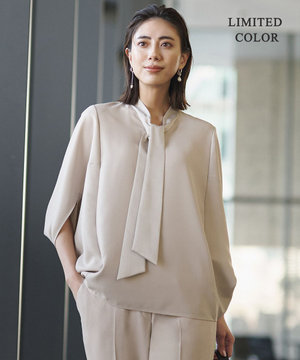 【WEB限定カラーあり】FluidBackSatin ドルマンスリーブボウタイブラウス
