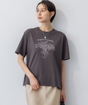  【洗える】JANE PACKERコラボ フラワー刺繍 Tシャツ