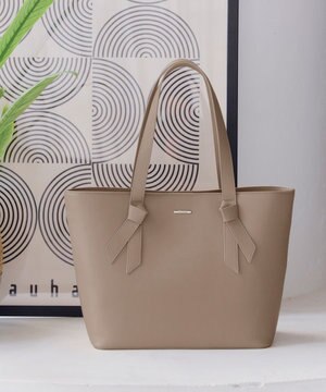  【安田美沙子さん　小倉優子さん着用】リボンデザイン通勤バッグ