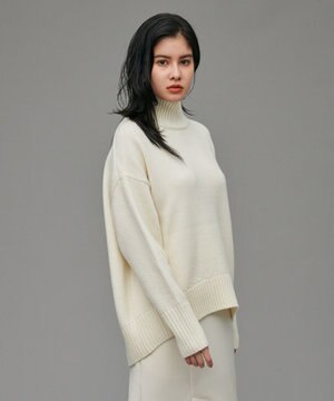 ウールナイロン ハイネックニット