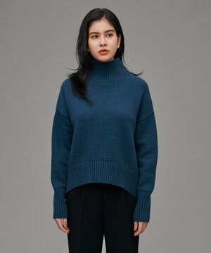 ウールナイロン ハイネックニット