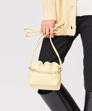 レザー巾着 ミニマル ショルダーバッグ