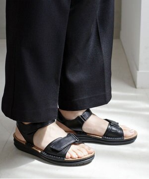  本革 甲幅調整 超軽量マジックテープ付きサンダル