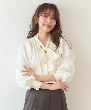  【洗える】サテン ボウタイブラウス