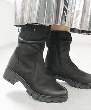 本革ミドル丈ブーツ