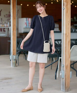 Tiaclasse 【2TYPE/総レース・袖レース】パンチングレースパフスリーブチュニックブラウス Aネイビー(総レース）