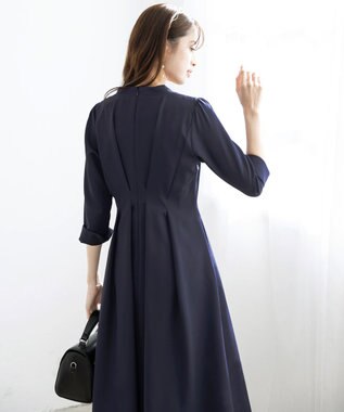 Tiaclasse 【洗える】裾に向かってエレガントに広がる美光沢フレアワンピース ネイビー