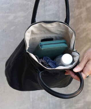 FOLNA RD ソフトレザーブガッティボストンバッグ ブラック