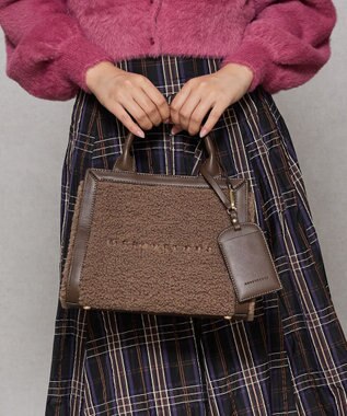 style code 【MERCURYDUO/マーキュリーデュオ】カードケース付　ロゴ刺繍ボアトートバッグ グレージュ