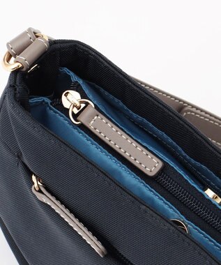LA BAGAGERIE ポリエステルキャンバス　タックポシェット ネイビー