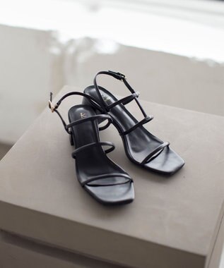 ナローストラップサンダル