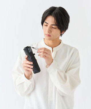 MOONBAT 【遮光100％/超軽量/大きめ】マジで軽い傘 晴雨兼用 折りたたみ日傘 マジカルテックプロテクション 61cm ブラック