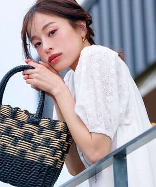 Tiaclasse 【2TYPE/総レース・袖レース】パンチングレースパフスリーブチュニックブラウス Bオフホワイト(袖のみレース）