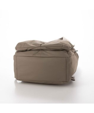 Y'SACCS ダブルホックポケットリュック グレージュ