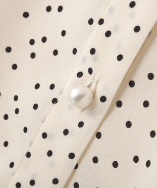YECCA VECCA 2way裾アレンジパール釦ブラウス Dot