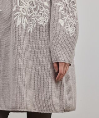 GRACE CONTINENTAL エンブロイダリーニットワンピース グレー