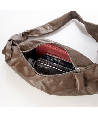 UNBILLION カシュカシュ cachecache / ムーン型ボディバッグ チョコ