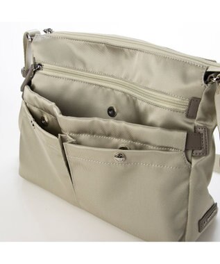 LA BAGAGERIE フロントポケット　スクエアナイロンショルダー　Mサイズ シルバー