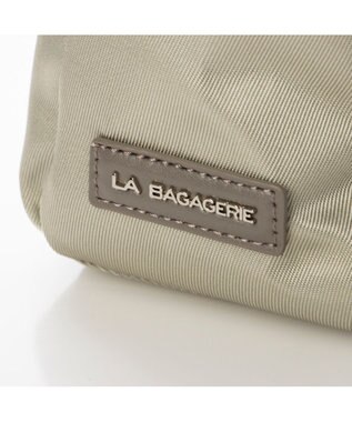 LA BAGAGERIE フロントポケット　スクエアナイロンショルダー　Mサイズ シルバー