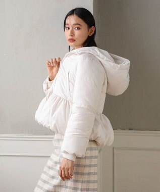 Green Parks ・ｓｗｉｎｇ　ｂｙ　ファイバーダウンペプラムコート Ivory