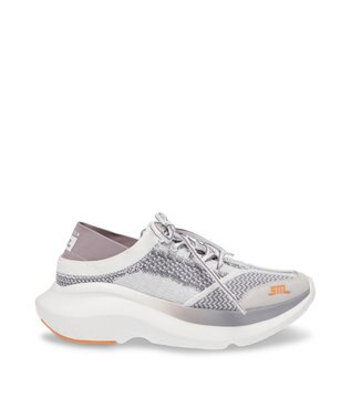 STEVE MADDEN ELEVATE 3 パフォーマンススニーカー グレーホワイト