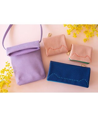 tsumori chisato CARRY エンボスメッシュ かぶせ 長財布 ねこステッチ ネイビー