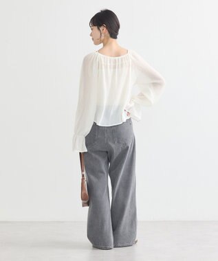 earth music&ecology ナローリボンくしゅくしゅギャザーブラウス Ivory