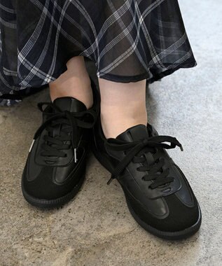 APOM 晴雨兼用　ウォーターレジスト ジャーマントレーナー