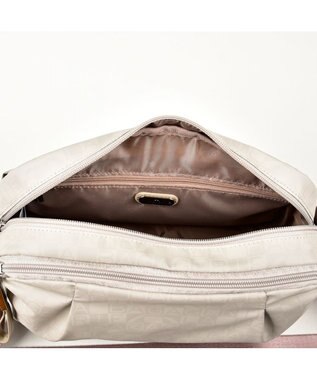 LA BAGAGERIE モノグラムデイリーショルダー アイボリー