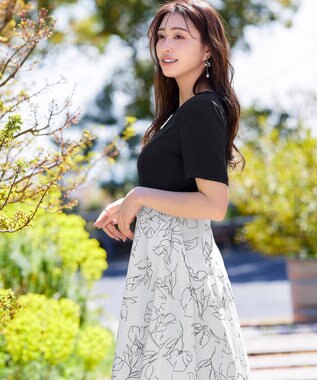 Tiaclasse 【小倉優子さん着用・新色追加・洗える】モノトーンフラワープリントワンピース ブラック×オフホワイト