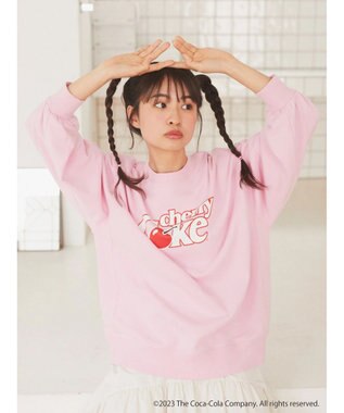 earth music&ecology 別注Ｃｈｅｒｒｙ　Ｃｏｋｅ「R」スウェット Light Pink