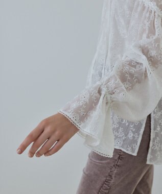 GRACE CONTINENTAL ヨウリュウembカフタンブラウス ホワイト