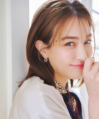 Tiaclasse 【金属アレルギー対応】スクエアシェルピアス ピンクゴールド