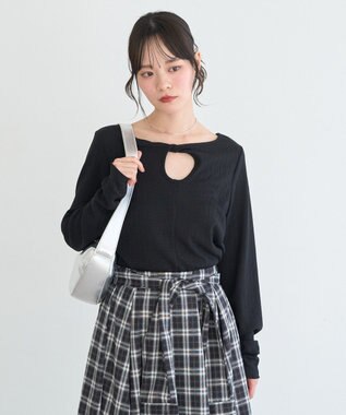 earth music&ecology 【前後2WAY】ツイストカットアウトプルオーバー Black