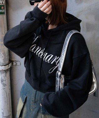 WEGO エンジェルプリントショートプルパーカー ブラック