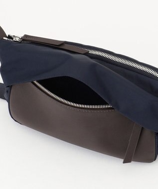 Y'SACCS リサイクルナイロン×カウレザー ラップミニショルダー ネイビー