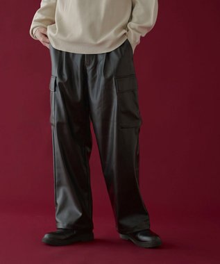  【ユニセックス着用ITEM】エコレザーカーゴスラックス