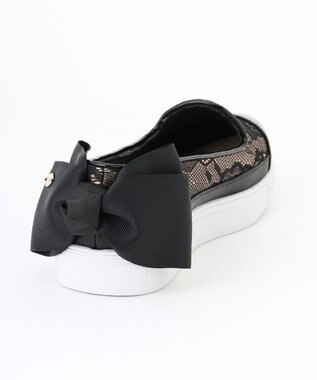 TOCCA BACK RIBBON SLIPON スニーカー ブラック×レース柄