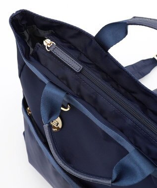 LA BAGAGERIE チャーム付き　ナイロンリュック ネイビー