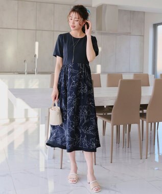 Tiaclasse 【小倉優子さん着用・新色追加・洗える】モノトーンフラワープリントワンピース ネイビー×ネイビー