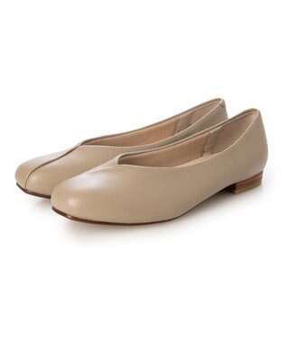 ing <ing>Vカットフラットパンプス