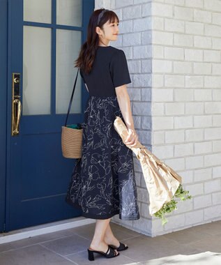 Tiaclasse 【小倉優子さん着用・新色追加・洗える】モノトーンフラワープリントワンピース ネイビー×ネイビー