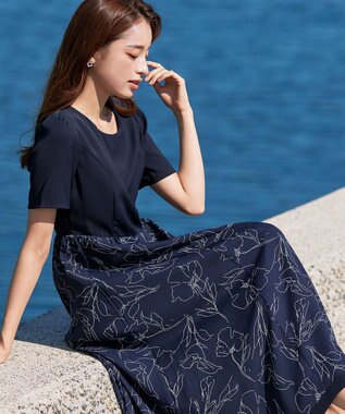 Tiaclasse 【小倉優子さん着用・新色追加・洗える】モノトーンフラワープリントワンピース ネイビー×ネイビー