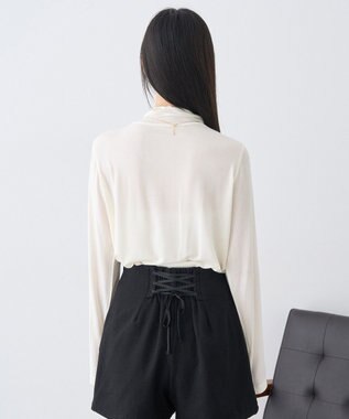 earth music&ecology 【吸湿発熱】あったかフェミニンインナー(シアーハイネック) Off White