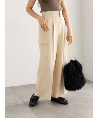 Te chichi カーゴスラックス